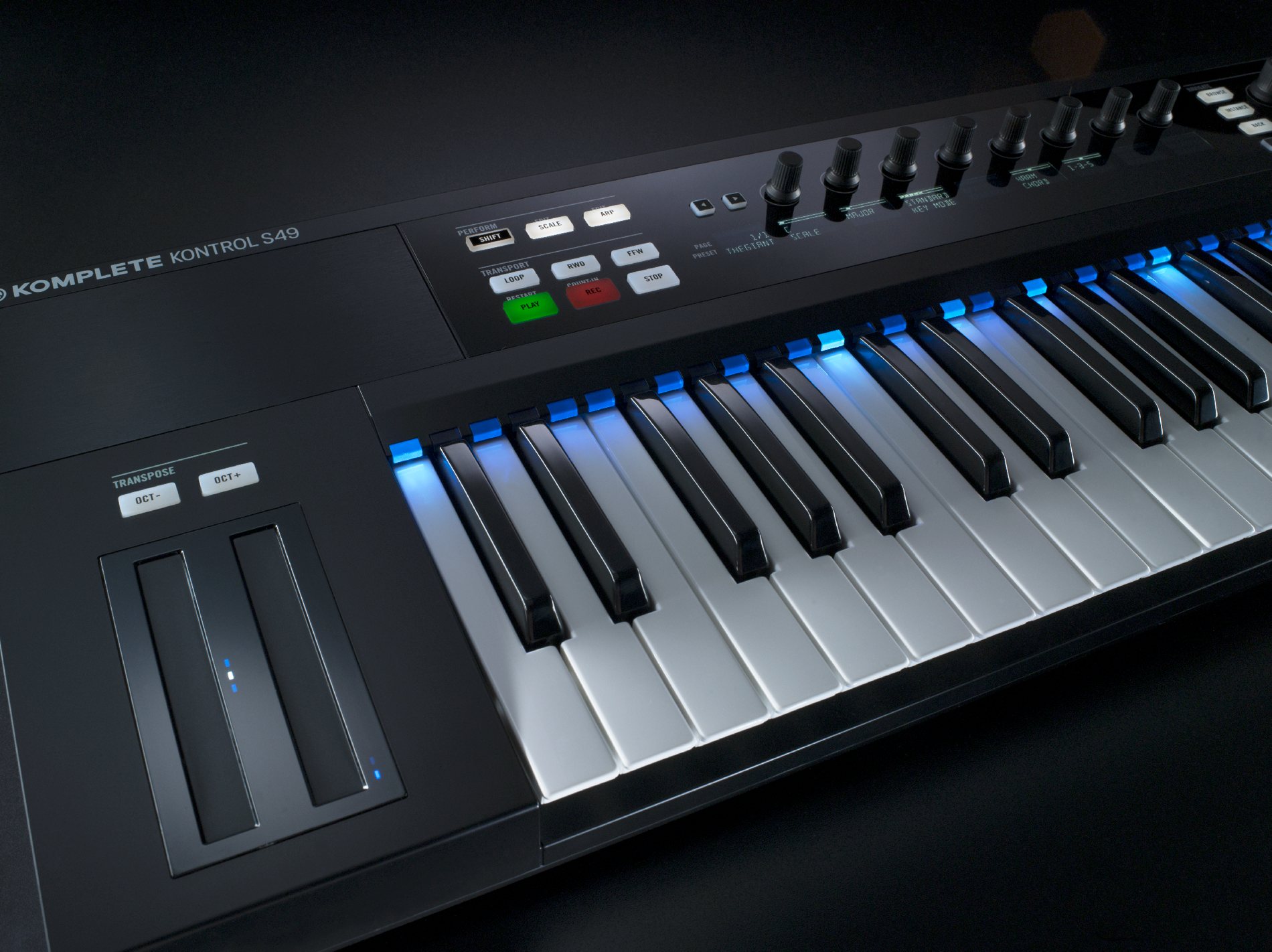 NI_Komplete_Kontrol_S-Series_Keyboards_Perspective_03